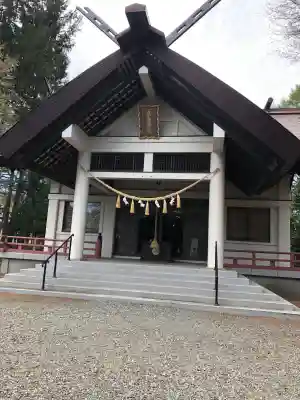 北広島市総鎮守　廣島神社の{uncategorized: "未分類", other: "その他", undefined: "問題あり", building: "その他建物", grave: "お墓", sacred_gate: "鳥居", guardian: "狛犬", statue: "像", buddha: "仏像", history: "歴史", nature: "自然", garden: "庭園", animal: "動物", pagoda: "塔", temizu: "手水舎", mountain_gate: "山門・神門", sanctuary: "本殿・本堂", subordinate: "末社・摂社", art: "芸術", scenery: "景色", jizo: "地蔵", ema: "絵馬", goshuin: "御朱印", omikuji: "おみくじ", items: "授与品その他", amulet: "お守り", goshuincho: "御朱印帳", eats: "食事", festival: "お祭り", votive_dance: "神楽", shichigosan: "七五三参", wedding: "結婚式", experience: "体験その他", initially: "初詣", around: "周辺", anti_infection: "感染症対策"}