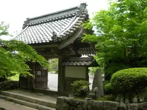 百済寺の山門