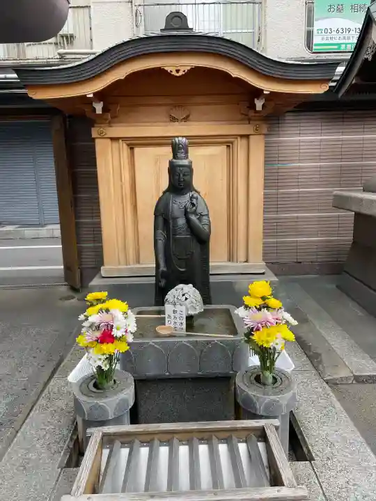 とげぬき地蔵尊 高岩寺の{uncategorized: "未分類", other: "その他", undefined: "問題あり", building: "その他建物", grave: "お墓", sacred_gate: "鳥居", guardian: "狛犬", statue: "像", buddha: "仏像", history: "歴史", nature: "自然", garden: "庭園", animal: "動物", pagoda: "塔", temizu: "手水舎", mountain_gate: "山門・神門", sanctuary: "本殿・本堂", subordinate: "末社・摂社", art: "芸術", scenery: "景色", jizo: "地蔵", ema: "絵馬", goshuin: "御朱印", omikuji: "おみくじ", items: "授与品その他", amulet: "お守り", goshuincho: "御朱印帳", eats: "食事", festival: "お祭り", votive_dance: "神楽", shichigosan: "七五三参", wedding: "結婚式", experience: "体験その他", initially: "初詣", around: "周辺", anti_infection: "感染症対策"}