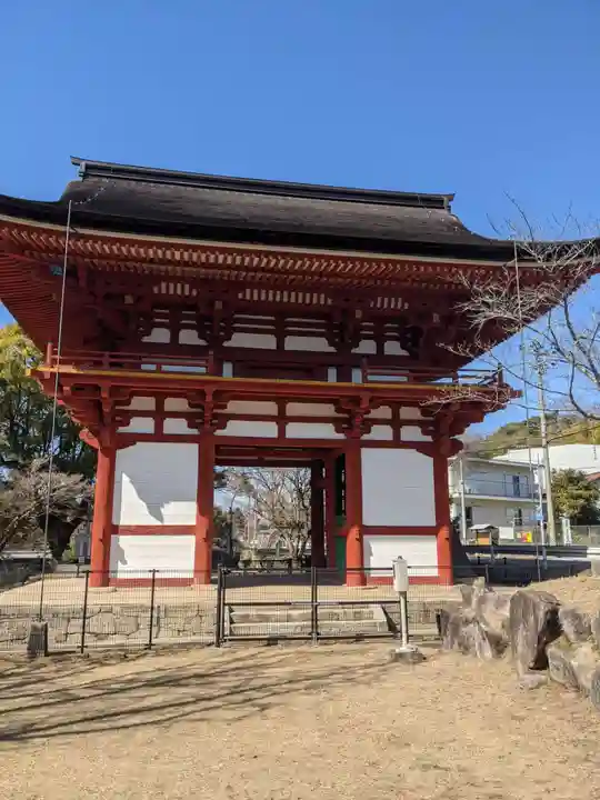 瀧山寺の山門・神門