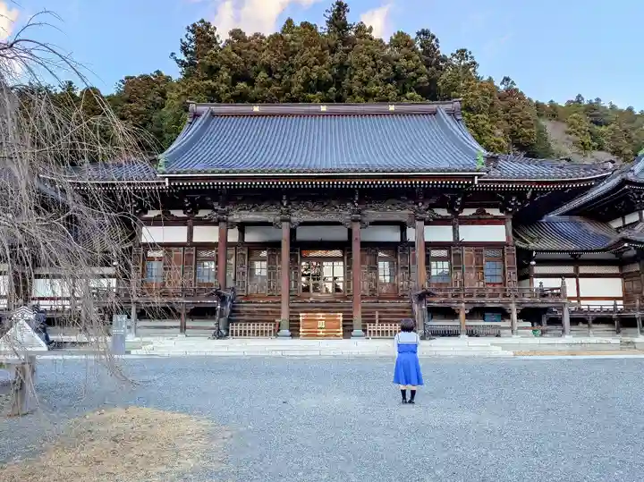 久遠寺の本殿・本堂