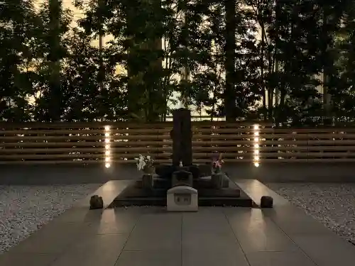 将門塚の{uncategorized: "未分類", other: "その他", undefined: "問題あり", building: "その他建物", grave: "お墓", sacred_gate: "鳥居", guardian: "狛犬", statue: "像", buddha: "仏像", history: "歴史", nature: "自然", garden: "庭園", animal: "動物", pagoda: "塔", temizu: "手水舎", mountain_gate: "山門・神門", sanctuary: "本殿・本堂", subordinate: "末社・摂社", art: "芸術", scenery: "景色", jizo: "地蔵", ema: "絵馬", goshuin: "御朱印", omikuji: "おみくじ", items: "授与品その他", amulet: "お守り", goshuincho: "御朱印帳", eats: "食事", festival: "お祭り", votive_dance: "神楽", shichigosan: "七五三参", wedding: "結婚式", experience: "体験その他", initially: "初詣", around: "周辺", anti_infection: "感染症対策"}