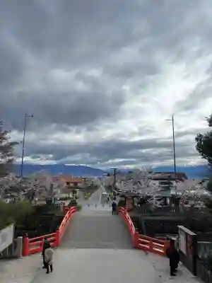 武田神社の{uncategorized: "未分類", other: "その他", undefined: "問題あり", building: "その他建物", grave: "お墓", sacred_gate: "鳥居", guardian: "狛犬", statue: "像", buddha: "仏像", history: "歴史", nature: "自然", garden: "庭園", animal: "動物", pagoda: "塔", temizu: "手水舎", mountain_gate: "山門・神門", sanctuary: "本殿・本堂", subordinate: "末社・摂社", art: "芸術", scenery: "景色", jizo: "地蔵", ema: "絵馬", goshuin: "御朱印", omikuji: "おみくじ", items: "授与品その他", amulet: "お守り", goshuincho: "御朱印帳", eats: "食事", festival: "お祭り", votive_dance: "神楽", shichigosan: "七五三参", wedding: "結婚式", experience: "体験その他", initially: "初詣", around: "周辺", anti_infection: "感染症対策"}