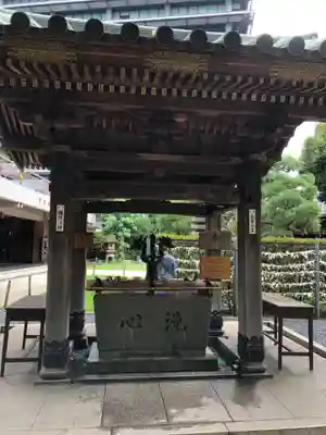 豊川稲荷東京別院の手水舎