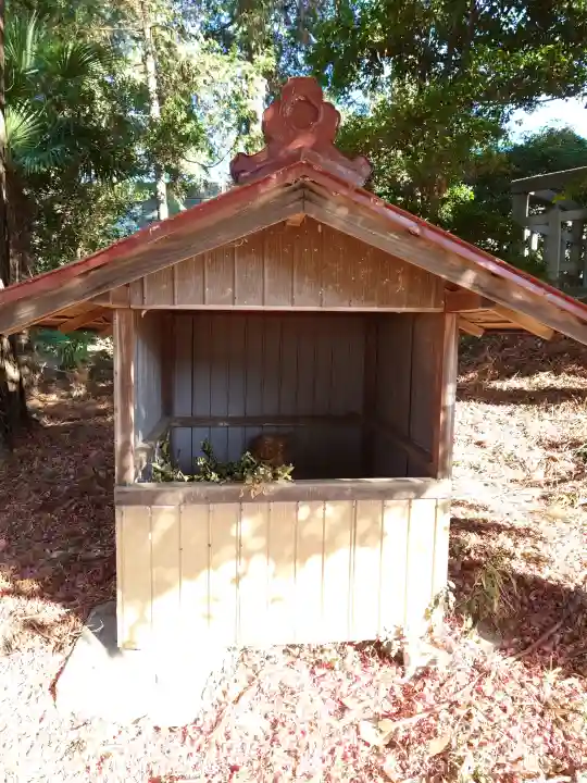 阿和須神社の{uncategorized: "未分類", other: "その他", undefined: "問題あり", building: "その他建物", grave: "お墓", sacred_gate: "鳥居", guardian: "狛犬", statue: "像", buddha: "仏像", history: "歴史", nature: "自然", garden: "庭園", animal: "動物", pagoda: "塔", temizu: "手水舎", mountain_gate: "山門・神門", sanctuary: "本殿・本堂", subordinate: "末社・摂社", art: "芸術", scenery: "景色", jizo: "地蔵", ema: "絵馬", goshuin: "御朱印", omikuji: "おみくじ", items: "授与品その他", amulet: "お守り", goshuincho: "御朱印帳", eats: "食事", festival: "お祭り", votive_dance: "神楽", shichigosan: "七五三参", wedding: "結婚式", experience: "体験その他", initially: "初詣", around: "周辺", anti_infection: "感染症対策"}