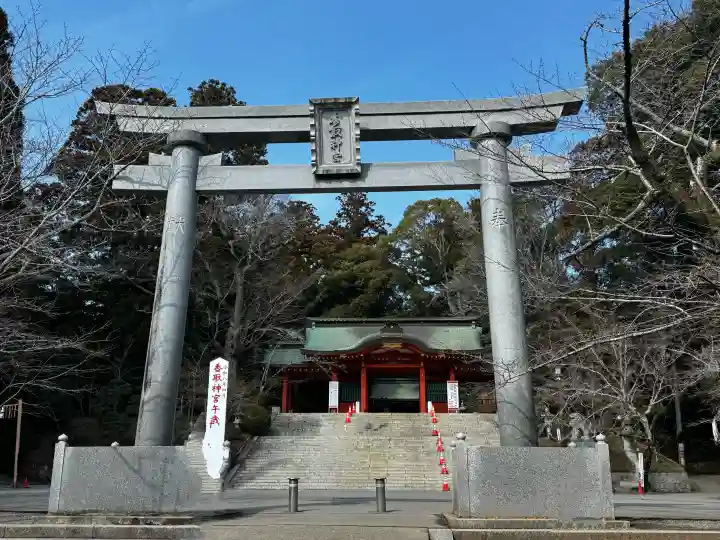 香取神宮の{uncategorized: "未分類", other: "その他", undefined: "問題あり", building: "その他建物", grave: "お墓", sacred_gate: "鳥居", guardian: "狛犬", statue: "像", buddha: "仏像", history: "歴史", nature: "自然", garden: "庭園", animal: "動物", pagoda: "塔", temizu: "手水舎", mountain_gate: "山門・神門", sanctuary: "本殿・本堂", subordinate: "末社・摂社", art: "芸術", scenery: "景色", jizo: "地蔵", ema: "絵馬", goshuin: "御朱印", omikuji: "おみくじ", items: "授与品その他", amulet: "お守り", goshuincho: "御朱印帳", eats: "食事", festival: "お祭り", votive_dance: "神楽", shichigosan: "七五三参", wedding: "結婚式", experience: "体験その他", initially: "初詣", around: "周辺", anti_infection: "感染症対策"}