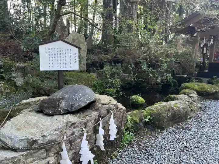 富士山東口本宮 冨士浅間神社の{uncategorized: "未分類", other: "その他", undefined: "問題あり", building: "その他建物", grave: "お墓", sacred_gate: "鳥居", guardian: "狛犬", statue: "像", buddha: "仏像", history: "歴史", nature: "自然", garden: "庭園", animal: "動物", pagoda: "塔", temizu: "手水舎", mountain_gate: "山門・神門", sanctuary: "本殿・本堂", subordinate: "末社・摂社", art: "芸術", scenery: "景色", jizo: "地蔵", ema: "絵馬", goshuin: "御朱印", omikuji: "おみくじ", items: "授与品その他", amulet: "お守り", goshuincho: "御朱印帳", eats: "食事", festival: "お祭り", votive_dance: "神楽", shichigosan: "七五三参", wedding: "結婚式", experience: "体験その他", initially: "初詣", around: "周辺", anti_infection: "感染症対策"}