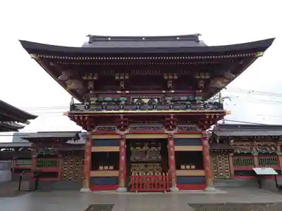 大杉神社の山門・神門