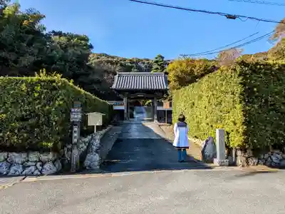 隣海院の山門・神門
