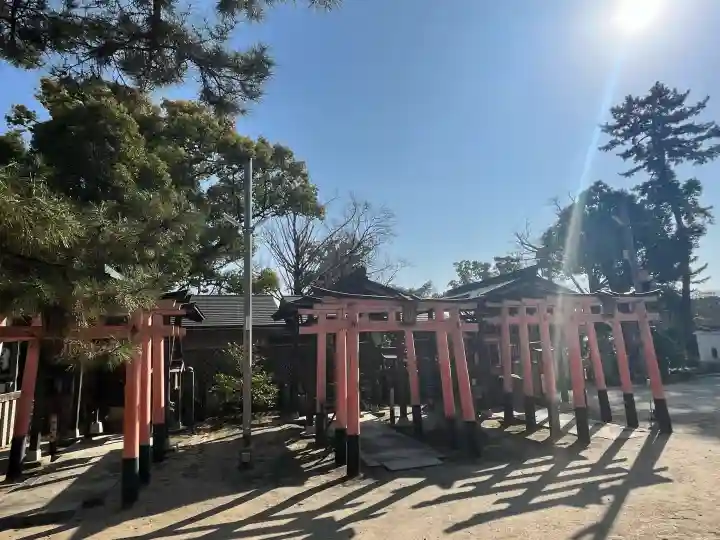 與杼神社の{uncategorized: "未分類", other: "その他", undefined: "問題あり", building: "その他建物", grave: "お墓", sacred_gate: "鳥居", guardian: "狛犬", statue: "像", buddha: "仏像", history: "歴史", nature: "自然", garden: "庭園", animal: "動物", pagoda: "塔", temizu: "手水舎", mountain_gate: "山門・神門", sanctuary: "本殿・本堂", subordinate: "末社・摂社", art: "芸術", scenery: "景色", jizo: "地蔵", ema: "絵馬", goshuin: "御朱印", omikuji: "おみくじ", items: "授与品その他", amulet: "お守り", goshuincho: "御朱印帳", eats: "食事", festival: "お祭り", votive_dance: "神楽", shichigosan: "七五三参", wedding: "結婚式", experience: "体験その他", initially: "初詣", around: "周辺", anti_infection: "感染症対策"}