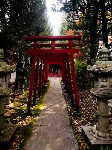 元宮尺間大社の鳥居