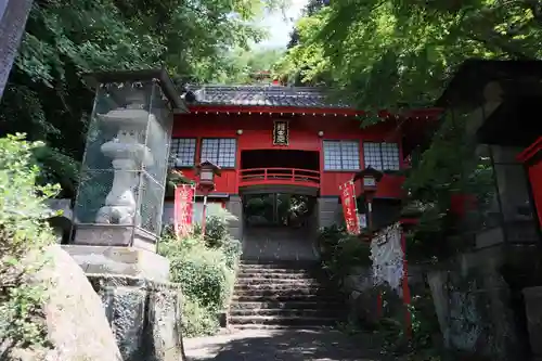 磯山弁財天の山門