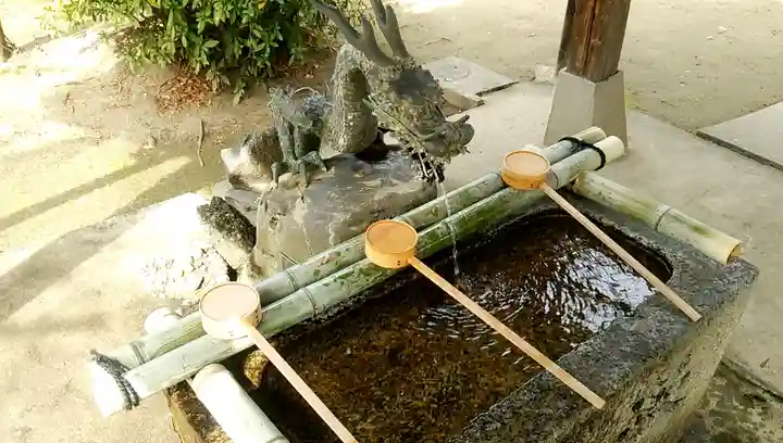大神神社(花池)の手水舎