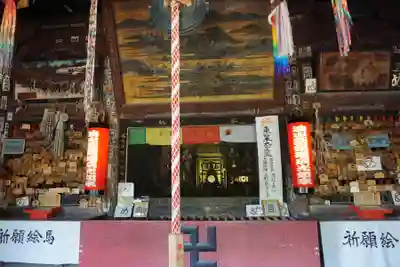 目の霊山　油山寺の本殿・本堂