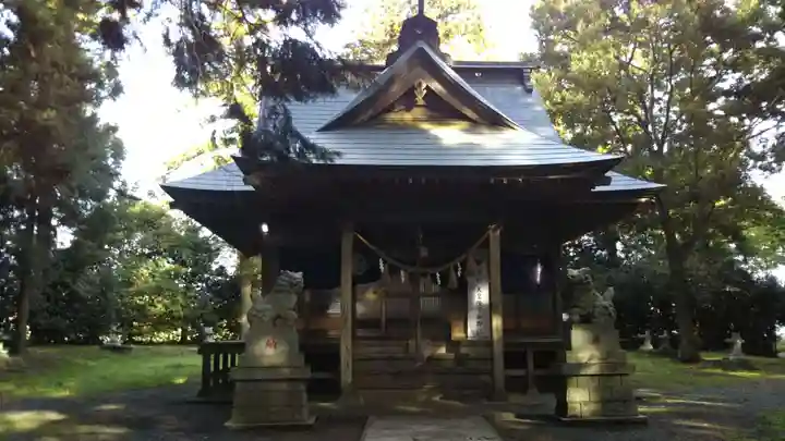 鷹巣神社の本殿・本堂