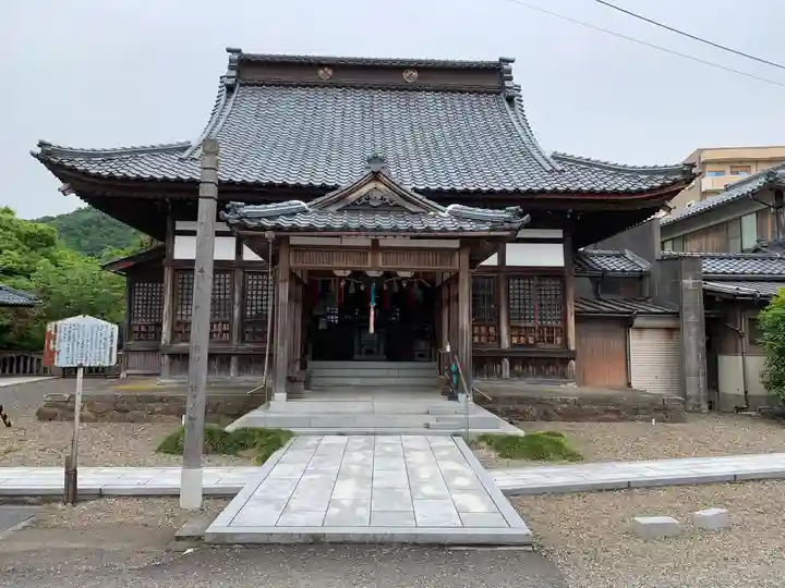 帆山寺の本殿・本堂