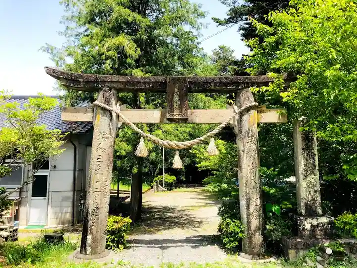 白髪神社の鳥居