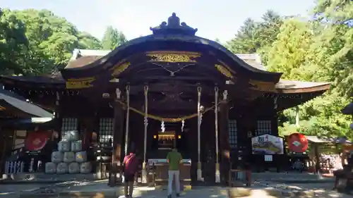 武田神社の本殿・本堂