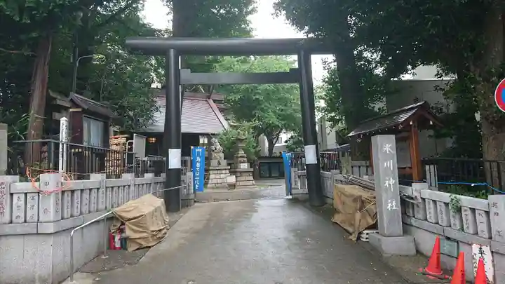 高円寺氷川神社の鳥居