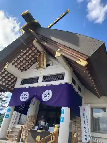 烈々布神社の本殿