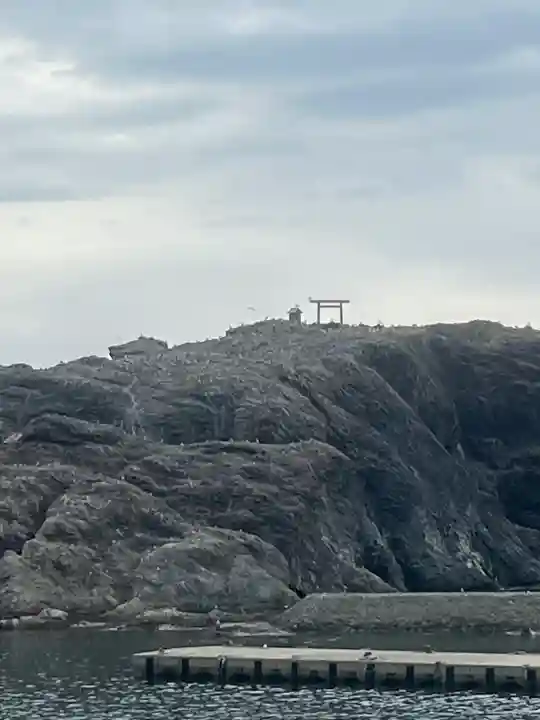 日御碕神社の{uncategorized: "未分類", other: "その他", undefined: "問題あり", building: "その他建物", grave: "お墓", sacred_gate: "鳥居", guardian: "狛犬", statue: "像", buddha: "仏像", history: "歴史", nature: "自然", garden: "庭園", animal: "動物", pagoda: "塔", temizu: "手水舎", mountain_gate: "山門・神門", sanctuary: "本殿・本堂", subordinate: "末社・摂社", art: "芸術", scenery: "景色", jizo: "地蔵", ema: "絵馬", goshuin: "御朱印", omikuji: "おみくじ", items: "授与品その他", amulet: "お守り", goshuincho: "御朱印帳", eats: "食事", festival: "お祭り", votive_dance: "神楽", shichigosan: "七五三参", wedding: "結婚式", experience: "体験その他", initially: "初詣", around: "周辺", anti_infection: "感染症対策"}