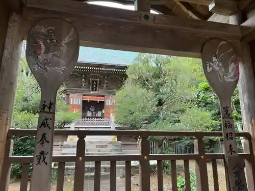 江島神社の本殿