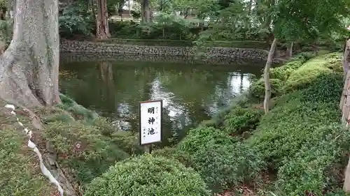 瀧宮神社の庭園