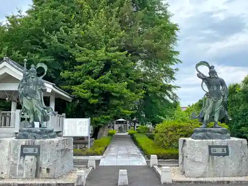 星谷寺の像