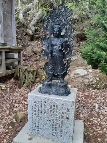 高松寺跡の仏像