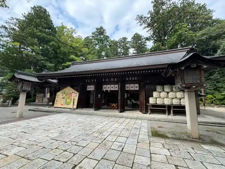 雄山神社前立社壇の本殿・本堂