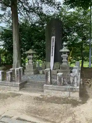 素鵞神社の{uncategorized: "未分類", other: "その他", undefined: "問題あり", building: "その他建物", grave: "お墓", sacred_gate: "鳥居", guardian: "狛犬", statue: "像", buddha: "仏像", history: "歴史", nature: "自然", garden: "庭園", animal: "動物", pagoda: "塔", temizu: "手水舎", mountain_gate: "山門・神門", sanctuary: "本殿・本堂", subordinate: "末社・摂社", art: "芸術", scenery: "景色", jizo: "地蔵", ema: "絵馬", goshuin: "御朱印", omikuji: "おみくじ", items: "授与品その他", amulet: "お守り", goshuincho: "御朱印帳", eats: "食事", festival: "お祭り", votive_dance: "神楽", shichigosan: "七五三参", wedding: "結婚式", experience: "体験その他", initially: "初詣", around: "周辺", anti_infection: "感染症対策"}