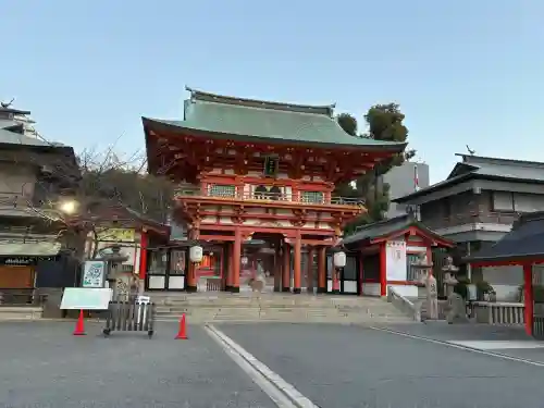 生田神社の{uncategorized: "未分類", other: "その他", undefined: "問題あり", building: "その他建物", grave: "お墓", sacred_gate: "鳥居", guardian: "狛犬", statue: "像", buddha: "仏像", history: "歴史", nature: "自然", garden: "庭園", animal: "動物", pagoda: "塔", temizu: "手水舎", mountain_gate: "山門・神門", sanctuary: "本殿・本堂", subordinate: "末社・摂社", art: "芸術", scenery: "景色", jizo: "地蔵", ema: "絵馬", goshuin: "御朱印", omikuji: "おみくじ", items: "授与品その他", amulet: "お守り", goshuincho: "御朱印帳", eats: "食事", festival: "お祭り", votive_dance: "神楽", shichigosan: "七五三参", wedding: "結婚式", experience: "体験その他", initially: "初詣", around: "周辺", anti_infection: "感染症対策"}
