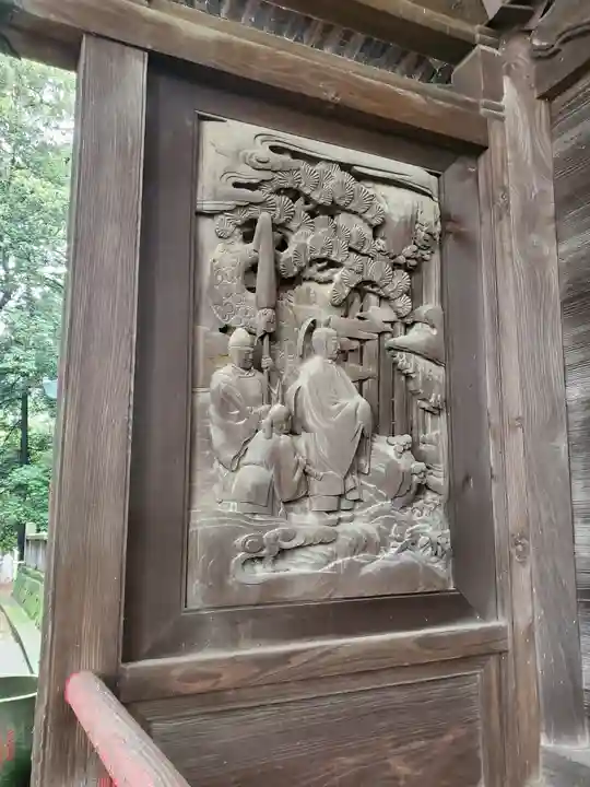 伊与久雷電神社の芸術