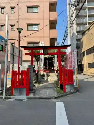 五の日稲荷大明神の{uncategorized: "未分類", other: "その他", undefined: "問題あり", building: "その他建物", grave: "お墓", sacred_gate: "鳥居", guardian: "狛犬", statue: "像", buddha: "仏像", history: "歴史", nature: "自然", garden: "庭園", animal: "動物", pagoda: "塔", temizu: "手水舎", mountain_gate: "山門・神門", sanctuary: "本殿・本堂", subordinate: "末社・摂社", art: "芸術", scenery: "景色", jizo: "地蔵", ema: "絵馬", goshuin: "御朱印", omikuji: "おみくじ", items: "授与品その他", amulet: "お守り", goshuincho: "御朱印帳", eats: "食事", festival: "お祭り", votive_dance: "神楽", shichigosan: "七五三参", wedding: "結婚式", experience: "体験その他", initially: "初詣", around: "周辺", anti_infection: "感染症対策"}