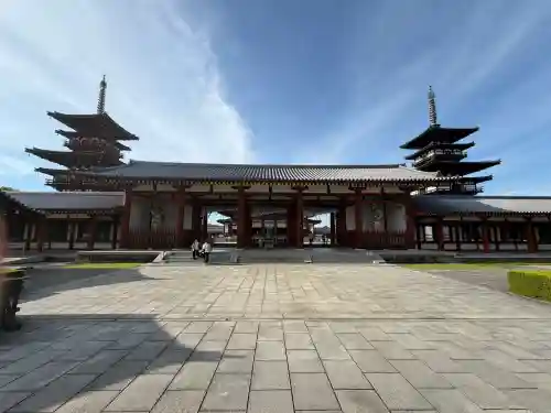 薬師寺の{uncategorized: "未分類", other: "その他", undefined: "問題あり", building: "その他建物", grave: "お墓", sacred_gate: "鳥居", guardian: "狛犬", statue: "像", buddha: "仏像", history: "歴史", nature: "自然", garden: "庭園", animal: "動物", pagoda: "塔", temizu: "手水舎", mountain_gate: "山門・神門", sanctuary: "本殿・本堂", subordinate: "末社・摂社", art: "芸術", scenery: "景色", jizo: "地蔵", ema: "絵馬", goshuin: "御朱印", omikuji: "おみくじ", items: "授与品その他", amulet: "お守り", goshuincho: "御朱印帳", eats: "食事", festival: "お祭り", votive_dance: "神楽", shichigosan: "七五三参", wedding: "結婚式", experience: "体験その他", initially: "初詣", around: "周辺", anti_infection: "感染症対策"}