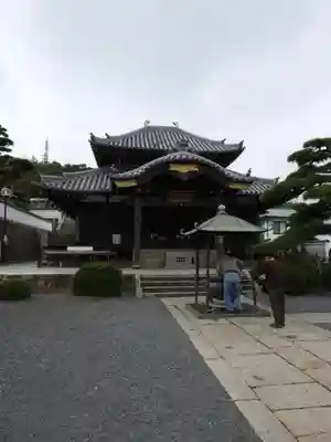 郷照寺の本殿・本堂