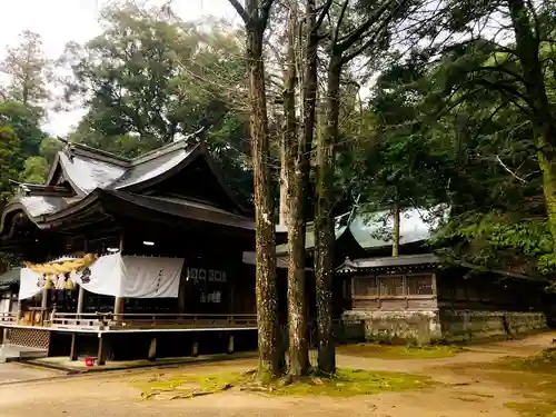 西寒多神社の本殿