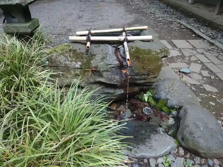 手長神社の手水舎