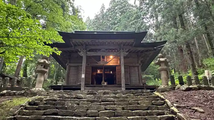 鳥越八幡神社(山形県)