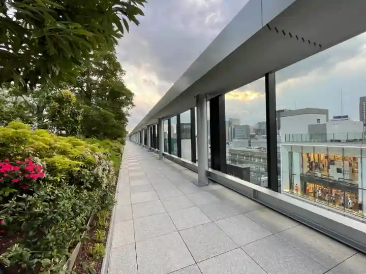 靍護稲荷神社の周辺