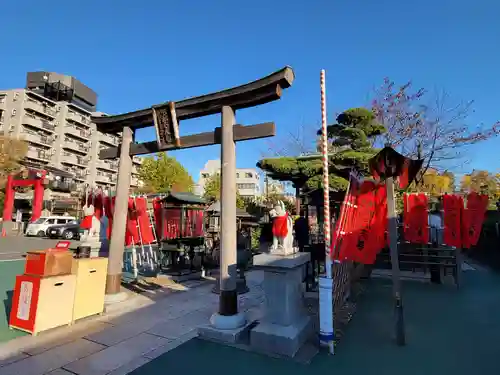 成田山深川不動堂（新勝寺東京別院）の鳥居
