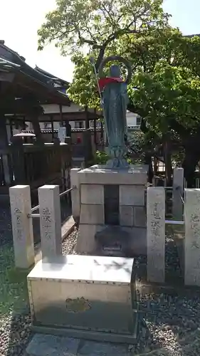 西新井大師総持寺の地蔵