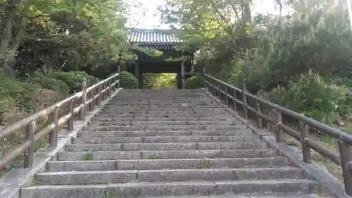 高山寺の山門