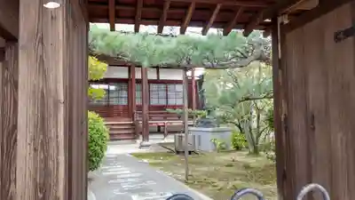 教専寺の山門・神門