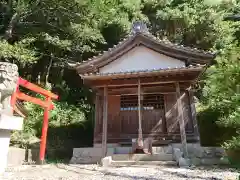 白山神社の本殿