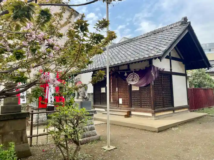 出世稲荷神社の{uncategorized: "未分類", other: "その他", undefined: "問題あり", building: "その他建物", grave: "お墓", sacred_gate: "鳥居", guardian: "狛犬", statue: "像", buddha: "仏像", history: "歴史", nature: "自然", garden: "庭園", animal: "動物", pagoda: "塔", temizu: "手水舎", mountain_gate: "山門・神門", sanctuary: "本殿・本堂", subordinate: "末社・摂社", art: "芸術", scenery: "景色", jizo: "地蔵", ema: "絵馬", goshuin: "御朱印", omikuji: "おみくじ", items: "授与品その他", amulet: "お守り", goshuincho: "御朱印帳", eats: "食事", festival: "お祭り", votive_dance: "神楽", shichigosan: "七五三参", wedding: "結婚式", experience: "体験その他", initially: "初詣", around: "周辺", anti_infection: "感染症対策"}