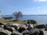 都久生須麻神社の{uncategorized: "未分類", other: "その他", undefined: "問題あり", building: "その他建物", grave: "お墓", sacred_gate: "鳥居", guardian: "狛犬", statue: "像", buddha: "仏像", history: "歴史", nature: "自然", garden: "庭園", animal: "動物", pagoda: "塔", temizu: "手水舎", mountain_gate: "山門・神門", sanctuary: "本殿・本堂", subordinate: "末社・摂社", art: "芸術", scenery: "景色", jizo: "地蔵", ema: "絵馬", goshuin: "御朱印", omikuji: "おみくじ", items: "授与品その他", amulet: "お守り", goshuincho: "御朱印帳", eats: "食事", festival: "お祭り", votive_dance: "神楽", shichigosan: "七五三参", wedding: "結婚式", experience: "体験その他", initially: "初詣", around: "周辺", anti_infection: "感染症対策"}