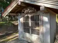 神社跡の芸術