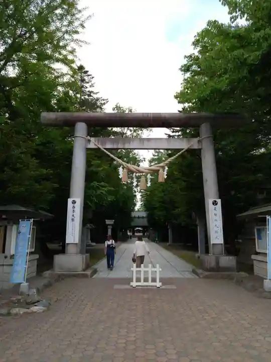 帯廣神社の鳥居