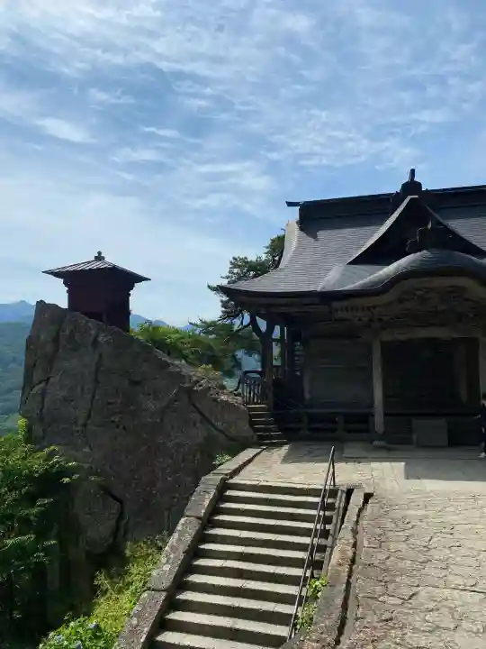 宝珠山 立石寺の{uncategorized: "未分類", other: "その他", undefined: "問題あり", building: "その他建物", grave: "お墓", sacred_gate: "鳥居", guardian: "狛犬", statue: "像", buddha: "仏像", history: "歴史", nature: "自然", garden: "庭園", animal: "動物", pagoda: "塔", temizu: "手水舎", mountain_gate: "山門・神門", sanctuary: "本殿・本堂", subordinate: "末社・摂社", art: "芸術", scenery: "景色", jizo: "地蔵", ema: "絵馬", goshuin: "御朱印", omikuji: "おみくじ", items: "授与品その他", amulet: "お守り", goshuincho: "御朱印帳", eats: "食事", festival: "お祭り", votive_dance: "神楽", shichigosan: "七五三参", wedding: "結婚式", experience: "体験その他", initially: "初詣", around: "周辺", anti_infection: "感染症対策"}